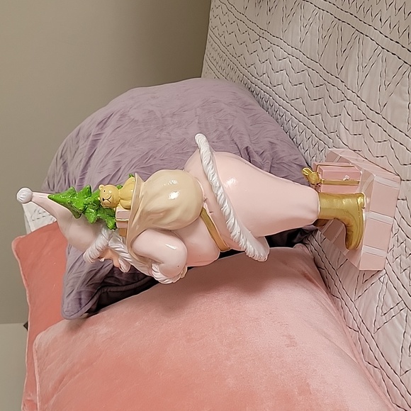 TIK TOK VIRAL Pink Santa Statue - Picture 4 of 4